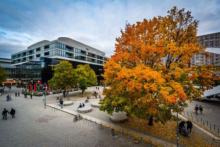 Autumn color and buildings at Alexanderplatz, in Mitte, Berlin, Germany.のeditorial素材