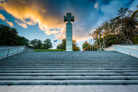 The War of Independence Victory Column at sunset, at Freedom Square, in Tallinn, Estonia.のeditorial素材