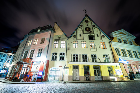 Buildings along Kuninga at night, in the Old Town, Tallinn, Estonia.のeditorial素材