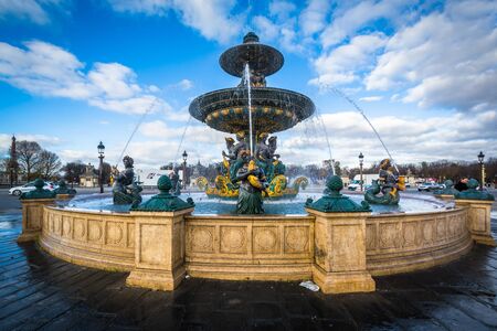 The Fontaine de la Concorde, in Paris, France.のeditorial素材