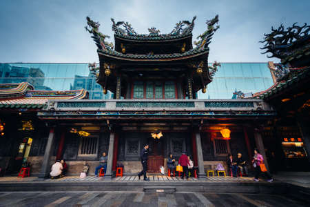 Exterior of the Longshan Temple, in Taipei, Taiwan.のeditorial素材