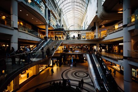 The interior of the Eaton Centre, in downtown Toronto, Ontario.のeditorial素材