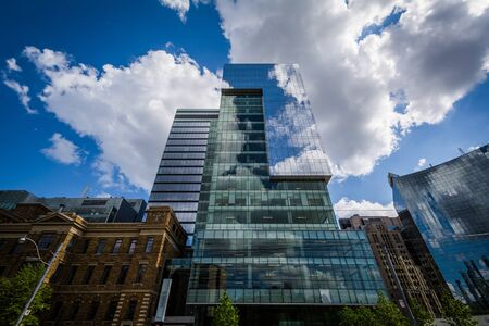 Modern building in the Discovery District, Toronto, Ontario.のeditorial素材