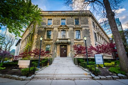 The C. David Naylor Building at the University of Toronto, in Toronto, Ontario.のeditorial素材