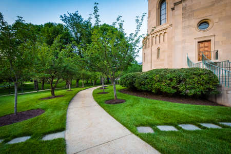 Walkway and the Basilica of the National Shrine of the Immaculate Conception, in Washington, DC.の写真素材