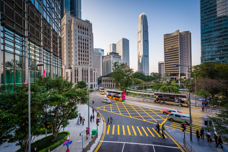 View of an intersection and modern buildings at Central, in Hong Kong.のeditorial素材