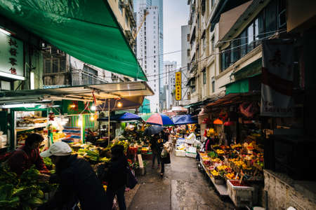 Food market on Graham Street, in Hong Kong, Hong Kong.のeditorial素材