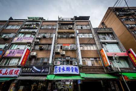 Buildings in the Wanhua District, in Taipei, Taiwan.のeditorial素材