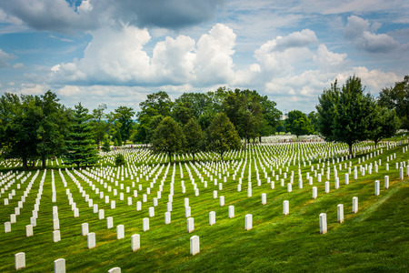 Rows of graves at the Arlington National Cemetery, in Arlington, Virginia.のeditorial素材