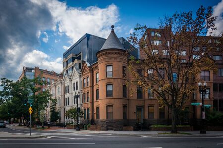 Rowhouses at Washington Circle, in Washington, DC.の写真素材