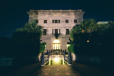 The South Carolina State House in at night, in Columbia, South Carolina.の写真素材