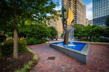 Fountain and modern buildings in Columbia, South Carolina.のeditorial素材