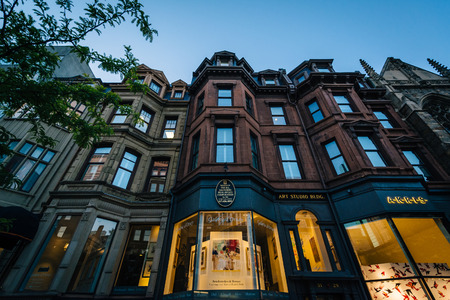 Buildings on Newbury Street, in Back Bay, Boston, Massachusetts.のeditorial素材