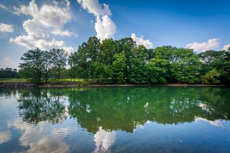 Lake Norman, at Jetton Park, in Cornelius, North Carolina.の写真素材