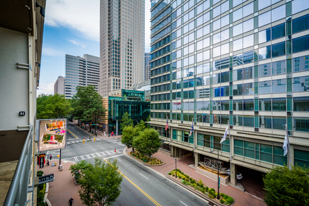 View of modern buildings and intersection in Uptown Charlotte, North Carolina.のeditorial素材