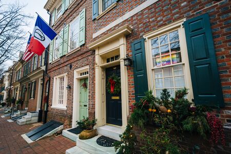 Christmas decorations and brick houses in Society Hill, Philadelphia, Pennsylvania.の写真素材