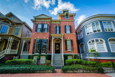 Houses along Whitaker Street, in Savannah, Georgia.のeditorial素材