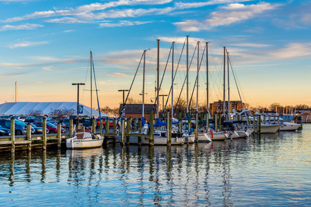 Sailboats in a marina at sunset, in Annapolis, Maryland.のeditorial素材