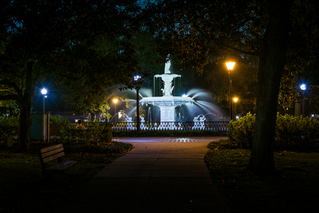 Fountain at night, at Forsyth Park, in Savannah, Georgia.の写真素材