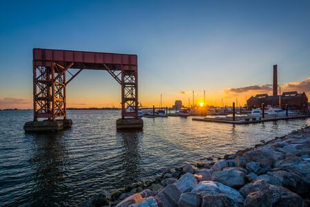 Sunset at Canton Waterfront Park, in Baltimore, Maryland.の写真素材