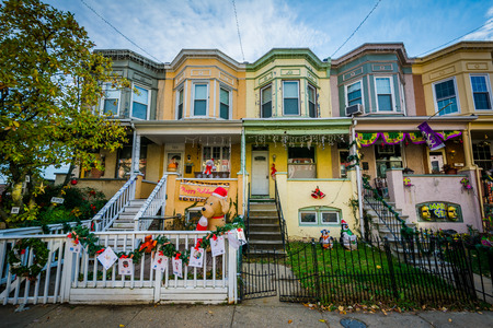 Row houses on 34th Street, in Hampden, Baltimore, Maryland.のeditorial素材