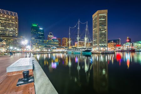 The Inner Harbor at night, in Baltimore, Maryland.のeditorial素材