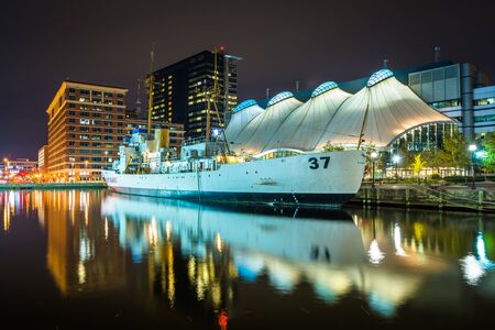 The USCGC Taney at night, in Baltimore, Maryland.のeditorial素材
