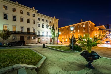 Charles Street at night, at Mount Vernon Place, in Mount Vernon, Baltimore, Maryland.のeditorial素材