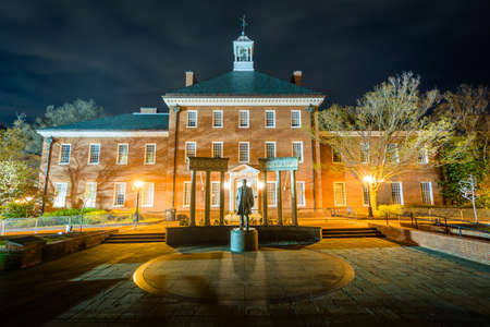 The Thurgood Marshall Memorial at night, in Annapolis, Maryland.のeditorial素材