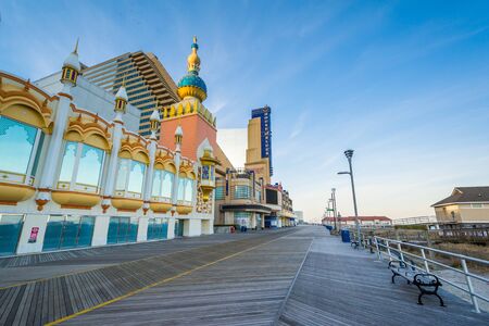 Buildings along the boardwalk in Atlantic City, New Jersey.のeditorial素材