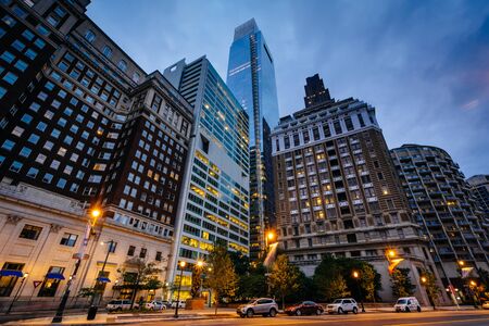 Buildings along the Benjamin Franklin Parkway at night in Philadelphia, Pennsylvania.のeditorial素材