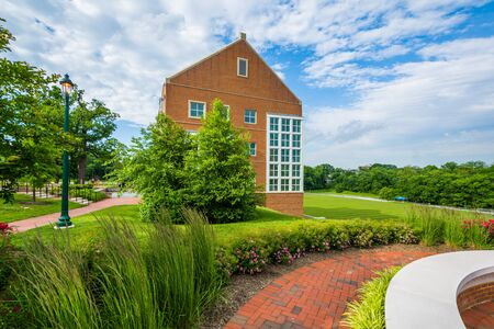 Garden and building at Notre Dame of Maryland University in Baltimore, Maryland.の写真素材