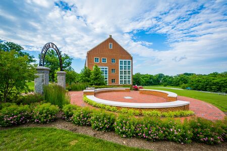 Garden and building at Notre Dame of Maryland University in Baltimore, Maryland.のeditorial素材