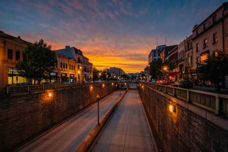 Connecticut Avenue at sunset, at Dupont Circle, in Washington, DC.のeditorial素材