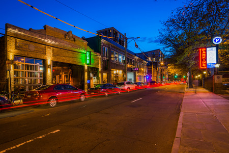 Crown Street at night, in downtown New Haven, Connecticut.のeditorial素材