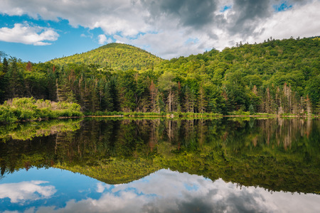 Saco Lake, at Crawford Notch State Park, in the White Mountains, New Hampshireの写真素材