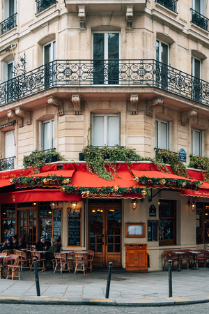 A brasserie on Ãle Saint-Louis, in Paris, Franceの写真素材