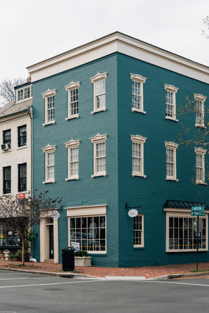 Blue brick building in Old Town, Alexandria, Virginiaの写真素材