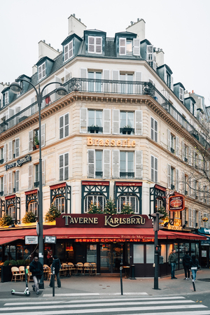 A brasserie in Quinze-Vingts, Paris, Franceのeditorial素材