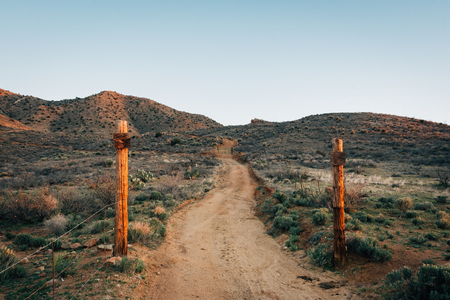 Dirt road in the desert of eastern Arizonaの写真素材