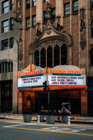 The United Artists theater in downtown Los Angeles, Californiaのeditorial素材