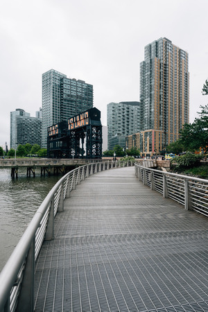 Gantry Plaza State Park and modern buildings in Long Island City, Queens, New York Cityのeditorial素材