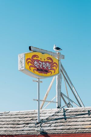 Pacific Fish sign in Redondo Beach, Californiaのeditorial素材