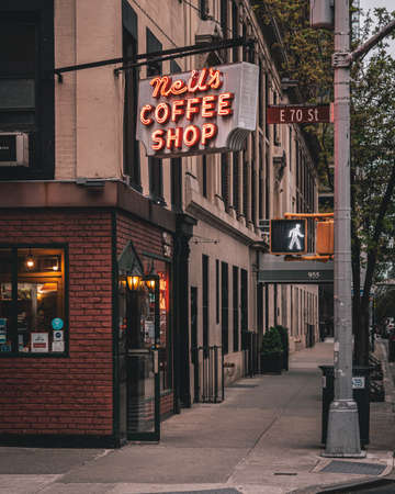 Neils Coffee Shop neon sign, Upper East Side, Manhattan, New Yorkの写真素材