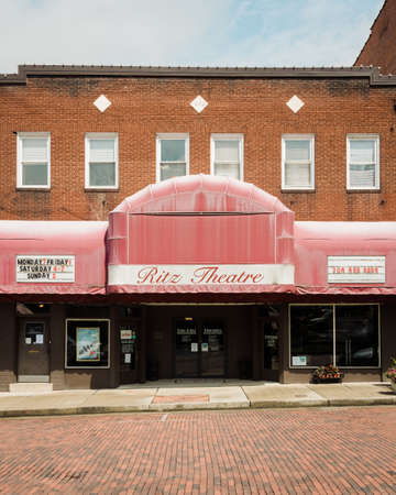 Ritz Theater, in downtown Hinton, West Virginiaの写真素材
