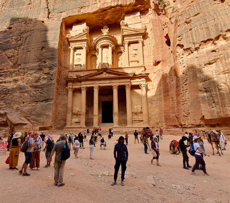 Tourists visiting the Treasury in Petra, Jordanの写真素材