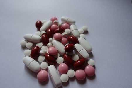 Lutein, calcium citrate, vitamin K2, xylitol pills