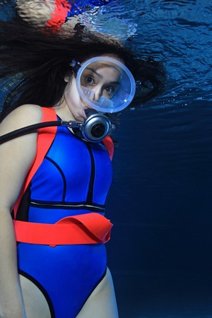 Female scuba diverの写真素材