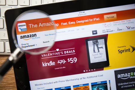 CHIANGMAI, THAILAND - FEBRUARY 15, 2015: Photo of Amazon.com homepage on a apple ipad screen.のeditorial素材