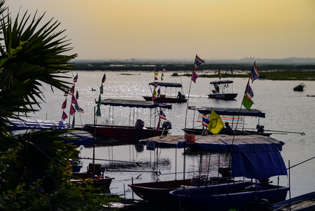 Silhouette fisherman in thailand.のeditorial素材